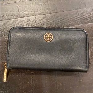 Tory Burch ZIP wallet